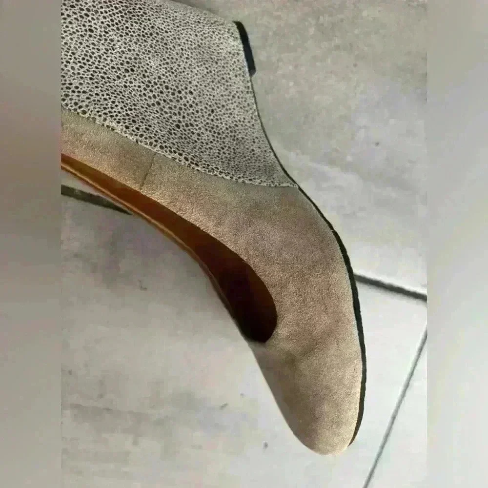 Audrey Brooke Daphne Khaki Tan Brown Leather Lizard Print Wedge Heel Shoe Sz 9